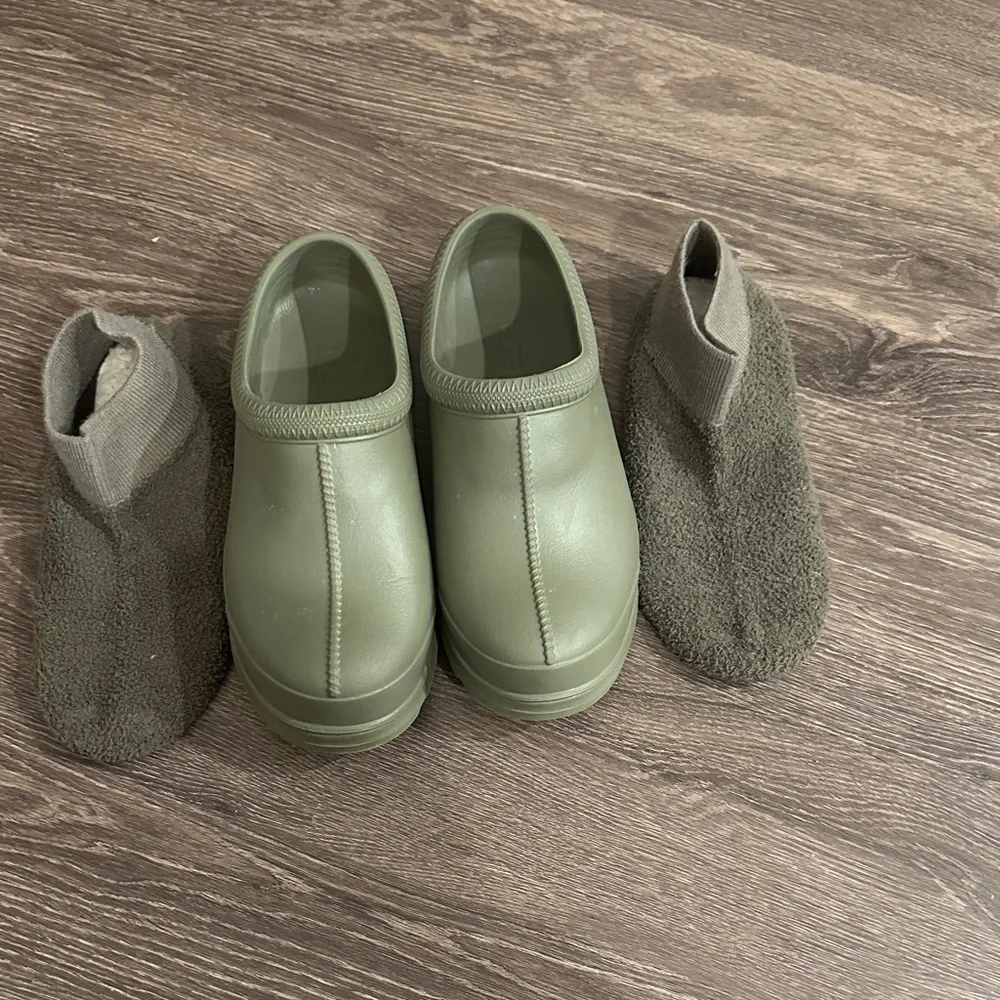 UGG Sage Green Casual Slip-Ons - Picture 5 of 7
